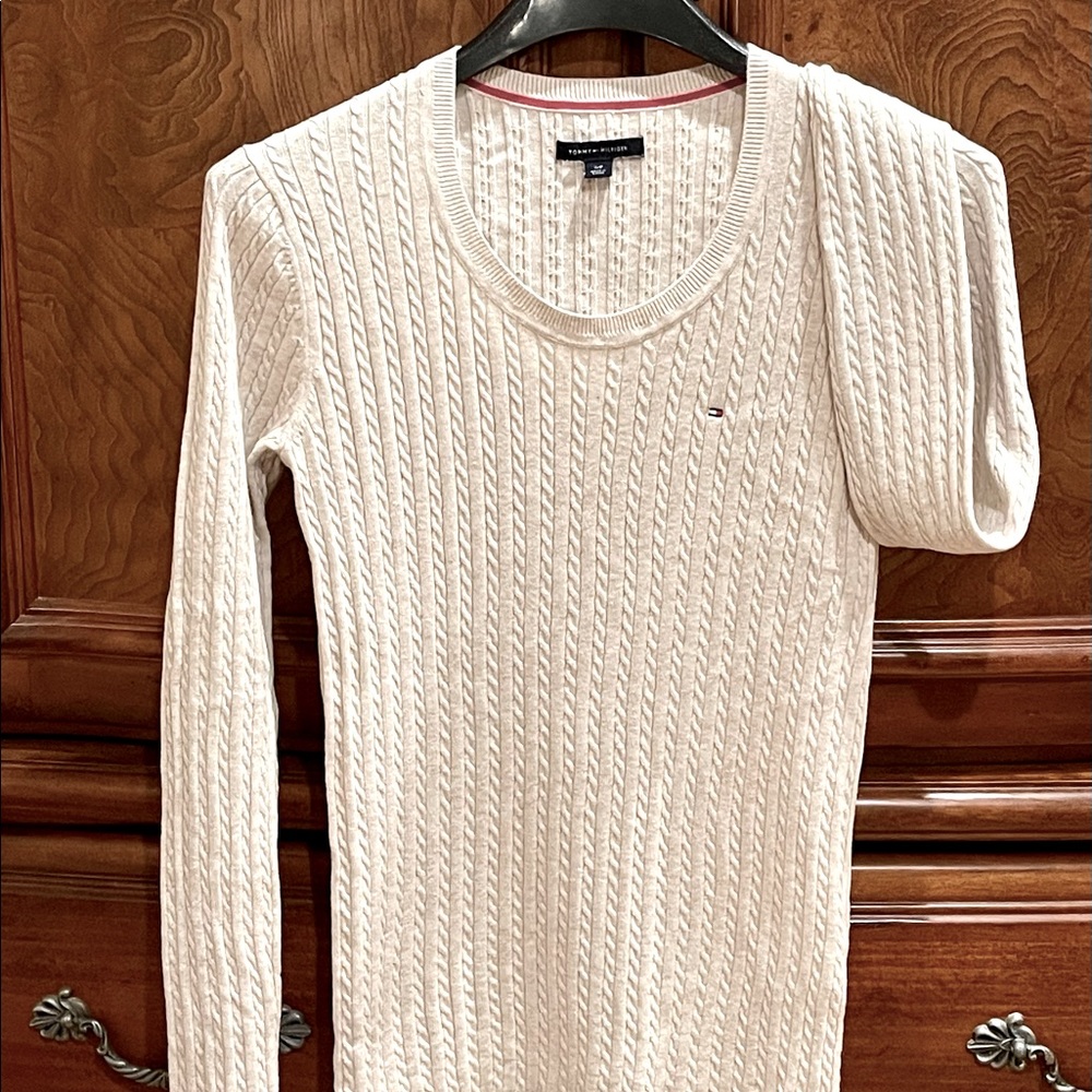 Small/petite Tommy hil sweater (cream/beige)